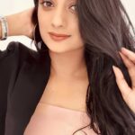 Namitha Pramod Instagram - Happy weekend guys ♥️ Self love and self-care with my current favourite Goat milk shampoo,conditioner and anti frizz serum from @vilvah_ ✨ #reelitfeelit #haircare #selflove #reels