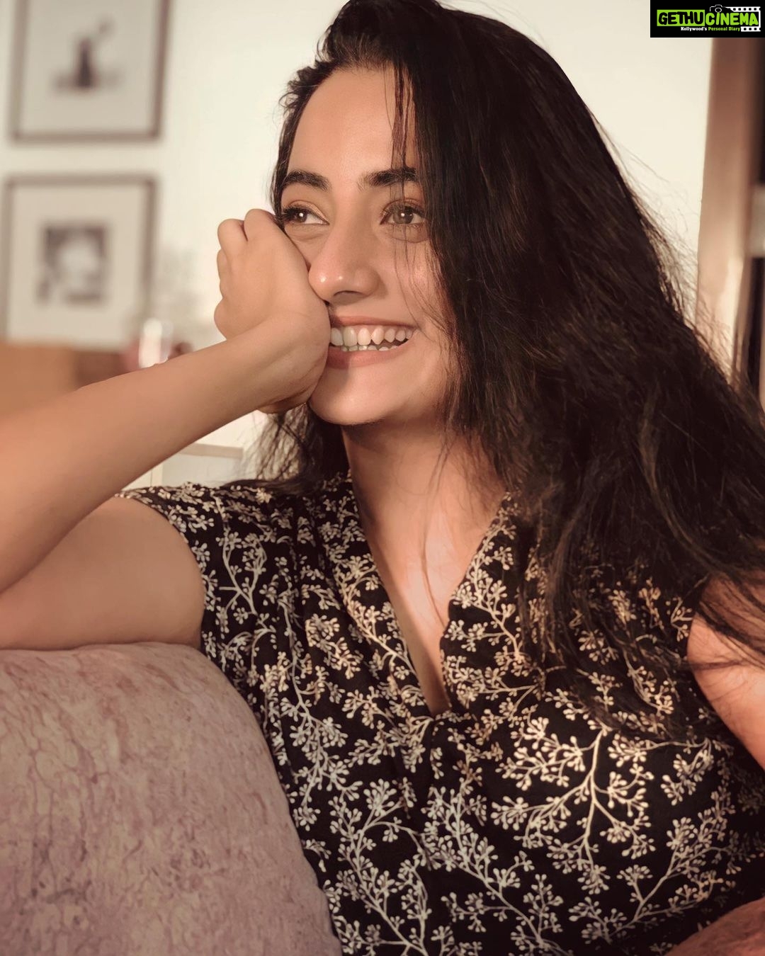 Namitha Pramod Instagram - "May the road rise up to meet you, may the wind be ever at your back. May the sun shine warm upon your face and the rain fall softly on your fields. And until we meet again, May God hold you in the hollow of his hand."✨