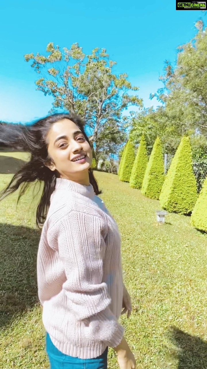 Namitha Pramod Instagram - Months of the year with memories ☀️ Let me know all your crazy memories of the year in the comment box 📦! #memories #reels #reelsinstagram #season #photography #happiness #nature #trending #réel #her #she #love #reelitfeelit