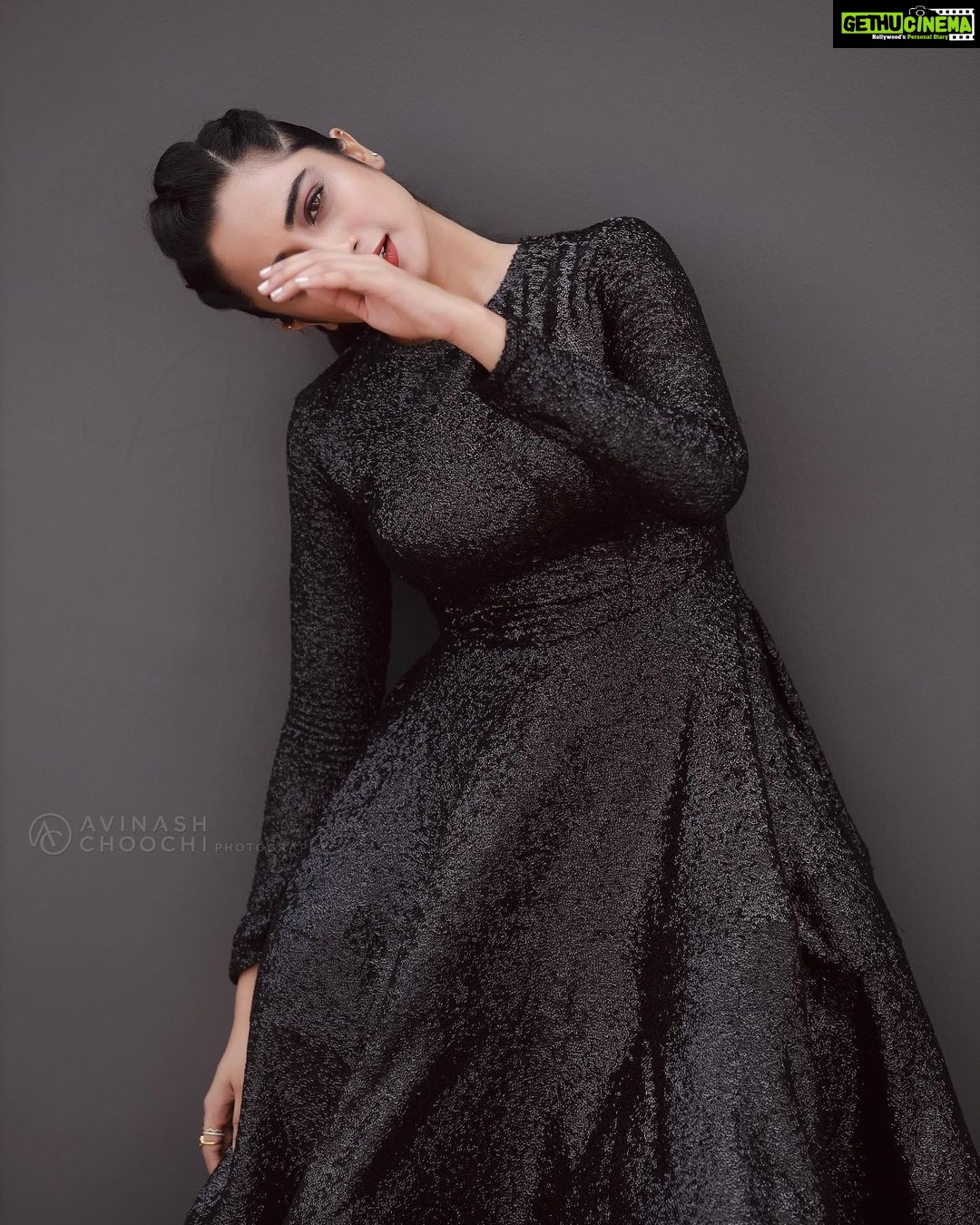 Namitha Pramod Instagram - Photography : @avinashchoochiphotography Wearing: @labelmdesigners Styled by : @rashmimuraleedharan MUA : @amal_ajithkumar