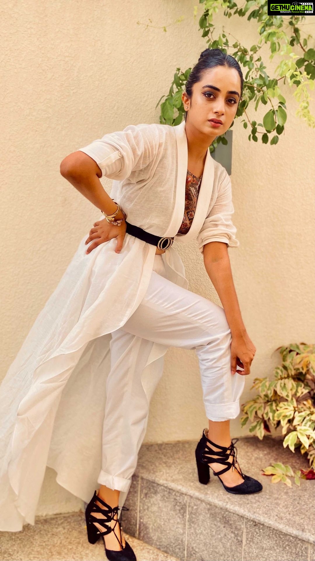 Namitha Pramod Instagram - White has it all.It’s beauty is absolute.It’s the perfect harmony. -Coco Chanel - Wearing : @paris_de_boutique Styled by : @rashmimuraleedharan 6 ways to pose for a white outfit 😛 #reels #reelitfeelit #reelsvideo #reelsofinstagram