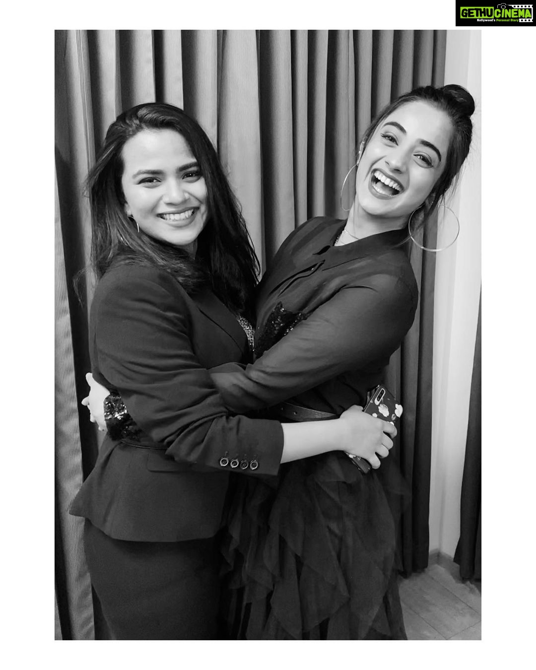 Namitha Pramod Instagram - Champagne vibes ✨ #sisterhood #countonme