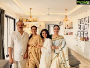Namitha Pramod Instagram - Tiniest of happiness with lots of affection, dreams, peace and memories . Less on extravaganzas and more in love!Moved in to our new apartment .Keep us in your prayers🌸
Love ,
Us ♥️