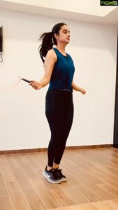 Namitha Pramod Instagram - You never really realise how long a minute is until you are exercising 😝 

#sweatitout #reels #jumpingrope 
#basics #levelup #reelsinstagram #reelitfeelit #réel #fitness #motivational #reelsindia #reelsvideo  #trendingreels