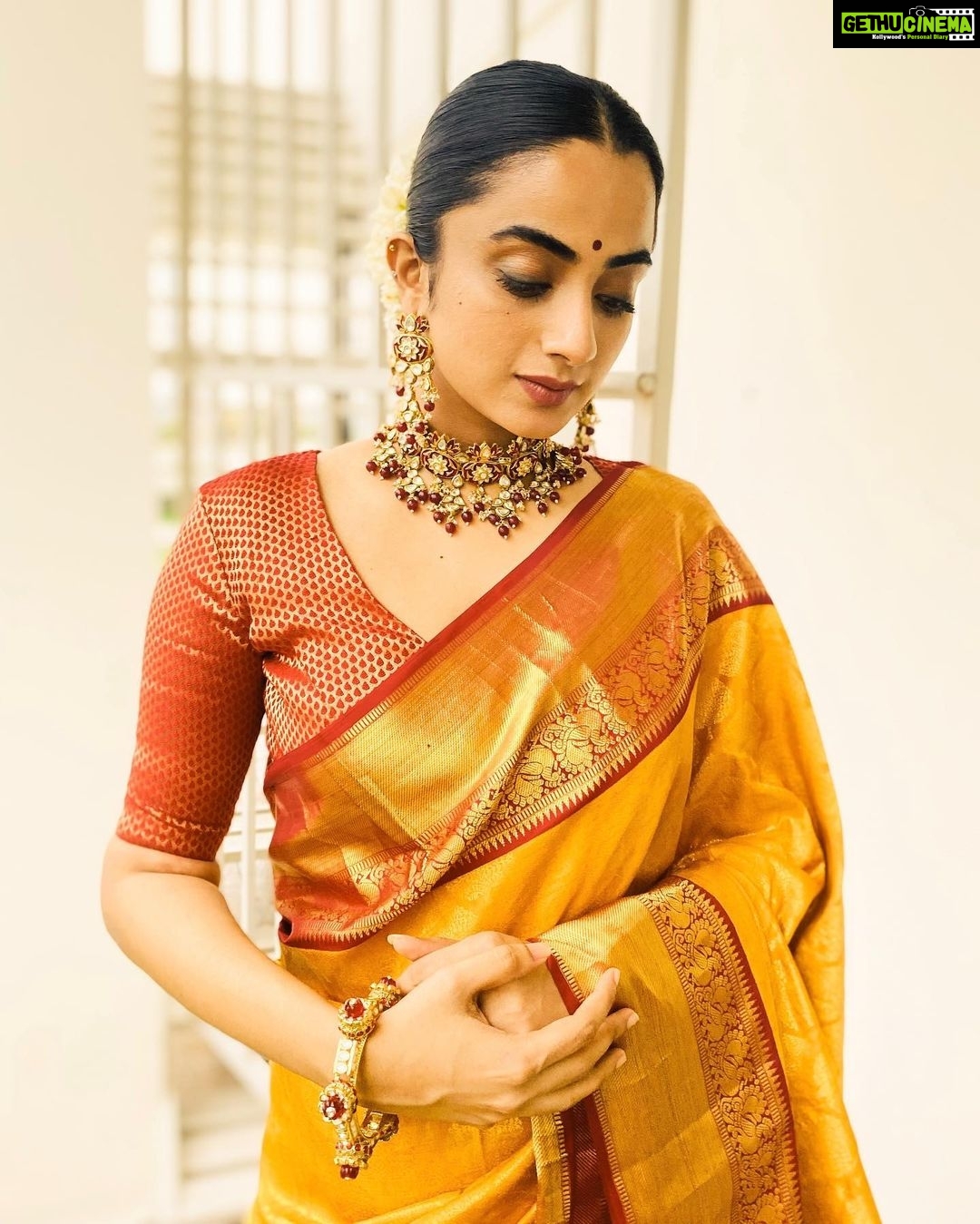 Namitha Pramod Instagram - To my fondness for sarees ✨ 6 yards of elegance from: @silkycalicut Jewellery: @pureallure.in Moment captured by : @aki_tha_ Blouse : @rashmi.muraleedharan Styled by : @rashmimuraleedharan MUA : Yours truly ✨ #picoftheday #heritage #saree #culture