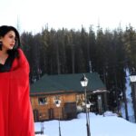 Nandini Rai Instagram - Snowflakes are kisses from heaven. #snow #red #livelife #sareelove The Khyber Himalayan Resort & Spa