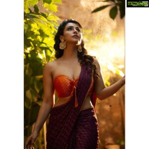 Nandini Rai Instagram - A heart in love with beauty never grows old.
Photography : @chinthuu_klicks
Makeup: @nookesh.malla 
Hair:@gsriramkrishna_hair_stylist
Costume : @privacollective 
styled: @sushmitha_bommidi
#heart #beauty #glow #old
