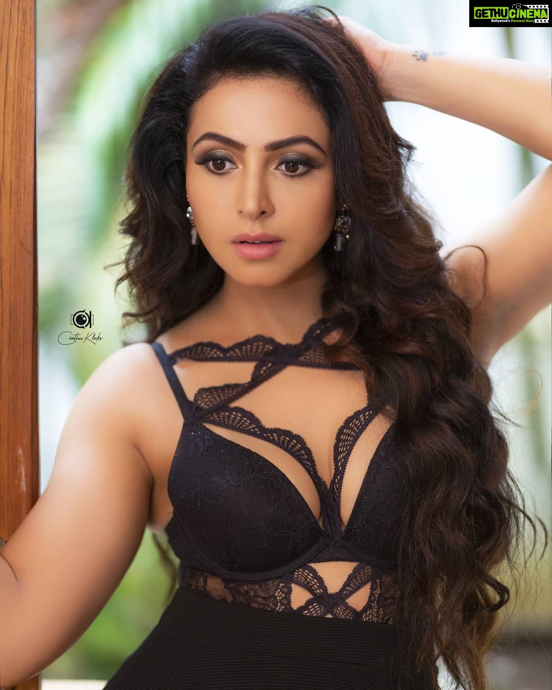 Nandini Rai Instagram - The eyes are more exact witnesses than the ears. ... #eyes #eyeshadow #swag #fighter #life