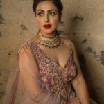 Nandini Rai Instagram - “The pessimist sees difficulty in every opportunity. The optimist sees opportunity in every difficulty.” Photography :@chinthuu_klicks Outfit : @sashivangapallicouture Jewelry : @pmj_jewels Makeup: @deepikakarnanimakeovers Hair stylist : @hairstyleby_vamsi styled: @sushmitha_bommidi Assisted by :@hamitha_dekka Location : @themayabazar #jewelrydesigner #morningmotivation #opportunity #day #12