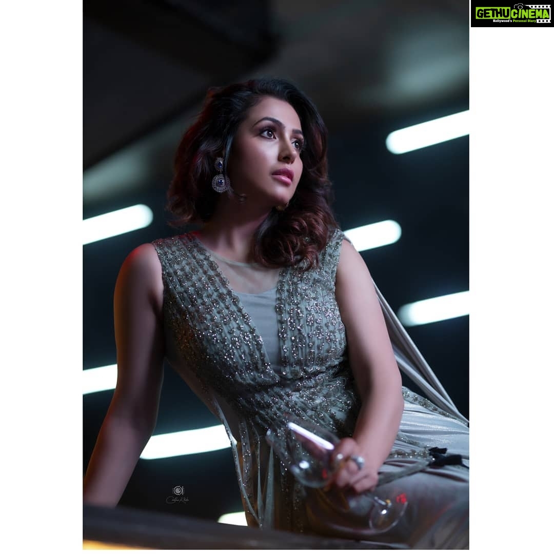 Nandini Rai Instagram - Don’t forget to love yourself. Coustme : @neerusindia Photo click : @chinthuu_klicks Makeup: @nookesh.malla, Hair stylist : @hairstylistravi Place : @prismhyderabad Jewellery : @sitarajewellery #shooting #bhfyp #portrait #photos #happyme Prism Club and Kitchen