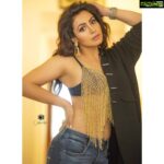Nandini Rai Instagram – I love new clothes. If everyone could just wear new clothes everyday, I reckon depression wouldn’t exist anymore.
Photo click : @chinthuu_klicks
Makeup: @nookesh.malla, @sindhujaareddy
Hair stylist : @srinu_hairstylist
#clothes #humor #shopaholic #fashion #1