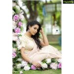 Nandini Rai Instagram - Women who spend lot of time shopping live longer and are less likely to suffer from depression! Costume : @myglobaldesi Photo click : @chinthuu_klicks Makeup: @makeup_by_poornima Hair stylist : @hairologyby_chinna Location : @thedramaland Jewellery: @fashions_of_bhavya #onlineshopping #shoping #dresses