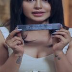 Nandini Rai Instagram - It’s your time to shine now with @starstruckbysl products! My recent favourites from them is the stellar eyes kit which has mascara,Kajal pencil and brow pencil! And must tell you lips don’t lie coz I have sunnys fav lip kit which are moisture rich and has velvety feel once you apply then ❤and the box has her autograph on it ... a fan moment for me ! Thankyou sunny for giving us amazing products @SunnyLeone #beauty #eyeshadow #lipstick #lip