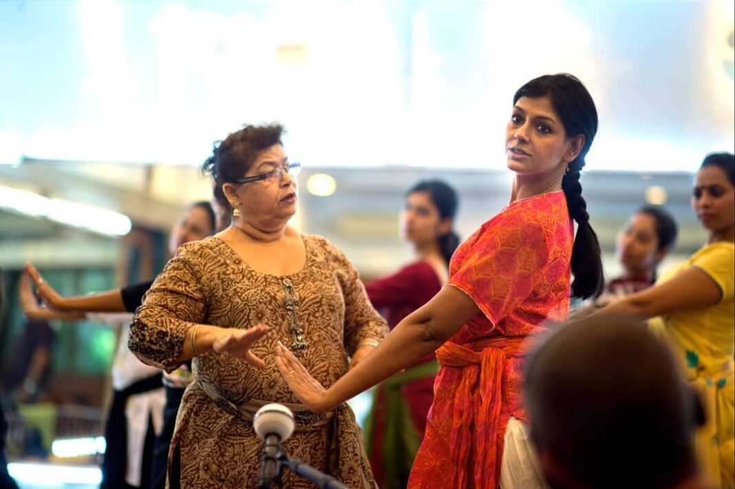 Nandita Das Instagram - Such sad news. Her contribution to Hindi films has been enormous. I had the pleasure of working with Sarojji just once, for a Spanish film. She showered me with so much love that I can never forget her warmth and grace. And what a teacher she was! 🙏 🙏 #SarojKhan