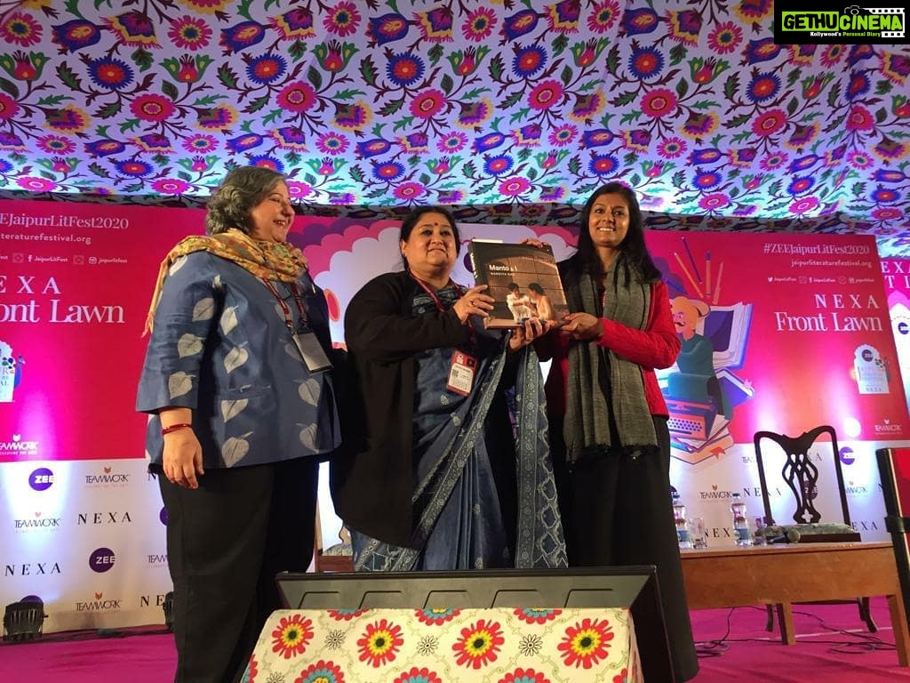 Nandita Das Instagram - Grateful to Shubha Mudgal for launching the book, 'Manto & I' and to Kaveree Bamzai for steering the conversation seamlessly. An enthralling evening with such a large audience at the @jaipurlitfest. Many young people who had so many questions and so much to say. About time we hear them.