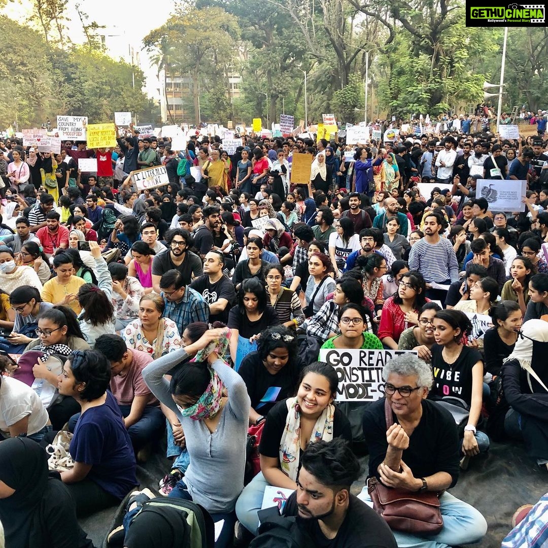 Nandita Das Instagram - Haven’t seen such a protest in Mumbai! From all walks of life. Packed. Charged. #indiaagainstcab August Kranti Maidain
