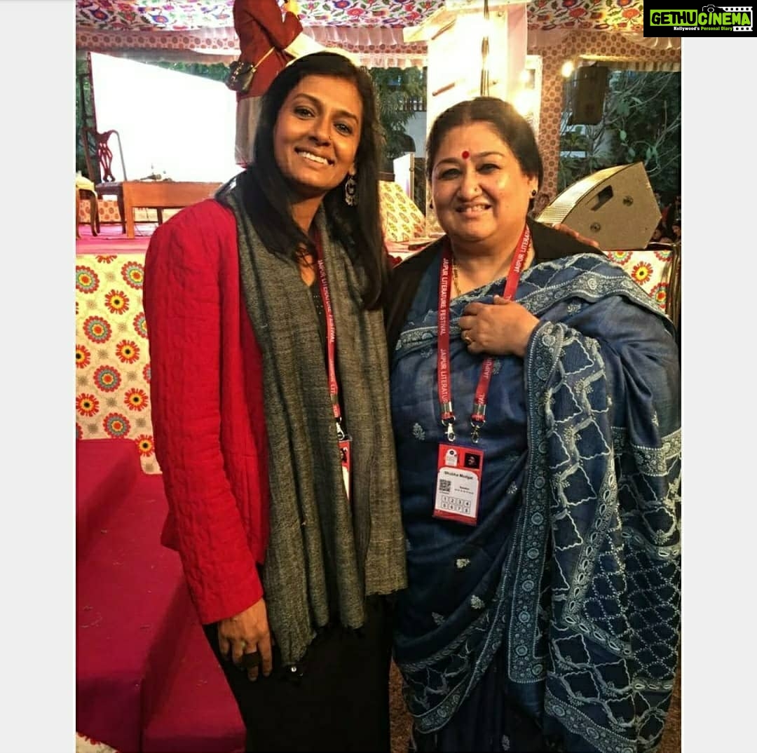 Nandita Das Instagram - Grateful to Shubha Mudgal for launching the book, 'Manto & I' and to Kaveree Bamzai for steering the conversation seamlessly. An enthralling evening with such a large audience at the @jaipurlitfest. Many young people who had so many questions and so much to say. About time we hear them.
