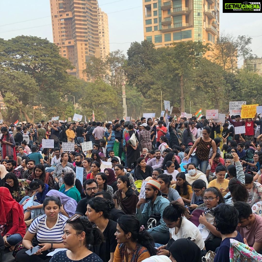 Nandita Das Instagram - Haven’t seen such a protest in Mumbai! From all walks of life. Packed. Charged. #indiaagainstcab August Kranti Maidain