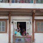 Nandita Das Instagram - While many parts of the country are getting fewer shows than we expected, happy to see @MantoFilm playing on many screens in Gujarat! We recreated Lahore in Vaso, a quaint, beautiful village in #Gujarat. Would like to thank them for having us and I hope they like the film! Photos by @adityavarmaarts