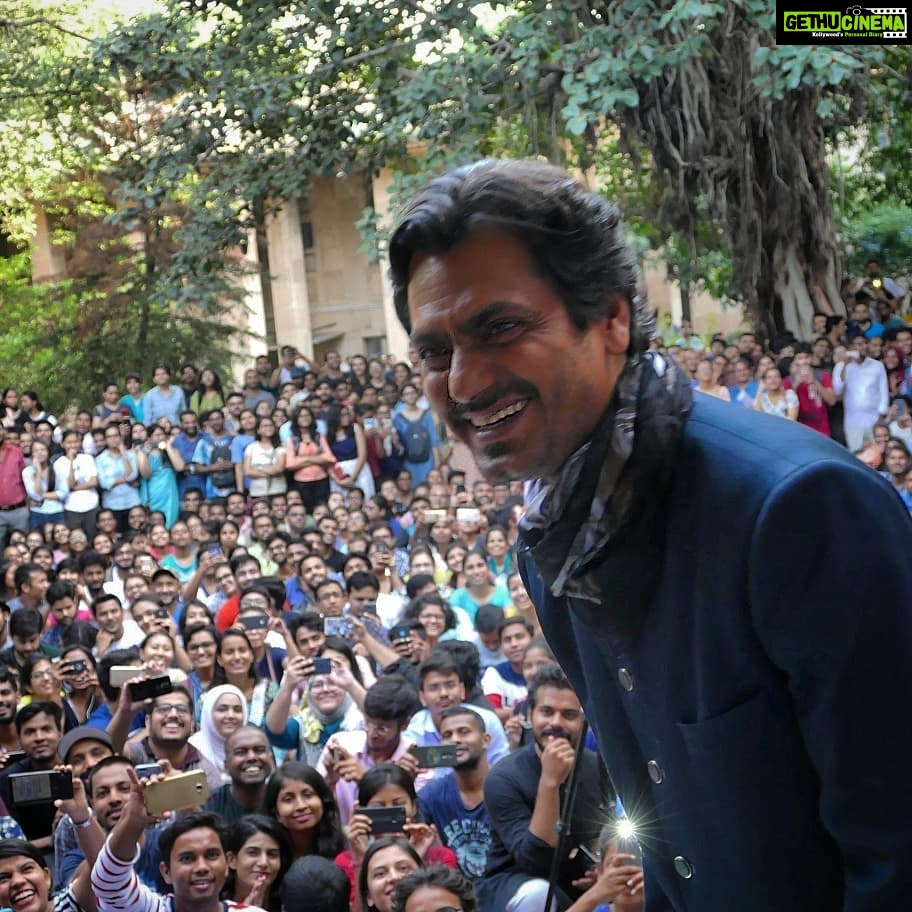 Nandita Das Instagram - Scenes from the @MantoFilm JNU visit. The students' excitement and enthusiasm made me reminisce about my days in college. Nawaz enthralled them by reciting dialogues from the film. #Mantoiyat #MantoLivesOn