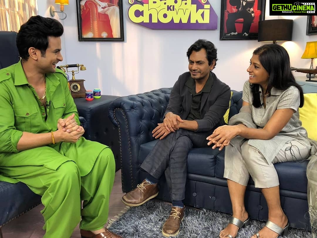 Nandita Das Instagram - Fun times with @Adrrrsanket and @nawazuddin._siddiqui, stay tuned for our appearance on Baba Ki Chowki! @viacom18motionpictures @mantofilm @hp_india #filmstoc #magiciffilms