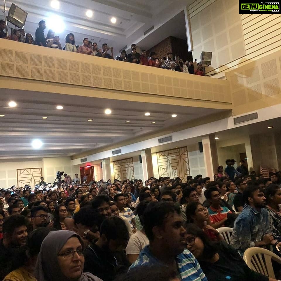 Nandita Das Instagram - Packed hall for @mantofilm at St. Xavier's Kolkata. @nawazuddin._siddiqui ke diwane who now want to see their Gaitonde as #Manto. They even got a Manto cake!! Thank you, Kolkata! @viacom18motionpictures @hp_india #FilmStoc #MagicIfFilms @rasikadugal @tahirrajbhasin