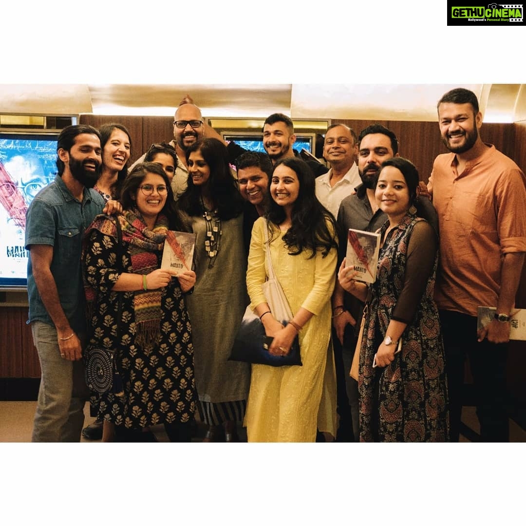 Nandita Das Instagram - First screening in India, that too with cast and crew. The reaction was overwhelming, couldn't have asked for more! @mantofilm @viacom18motionpictures @hp_india #filmstoc #magiciffilms @nawazuddin._siddiqui @rasikadugal @tahirrajbhasin @rajshri_deshpande @gurdasmaanjeeyo @divyadutta25 @itsvijayvarma @shashank.sunny.arora #Manto #MantoFilm #nawazuddinsiddiqui Photos (colour) by @adityavarmaarts Photos (black and white) by @avani.rai