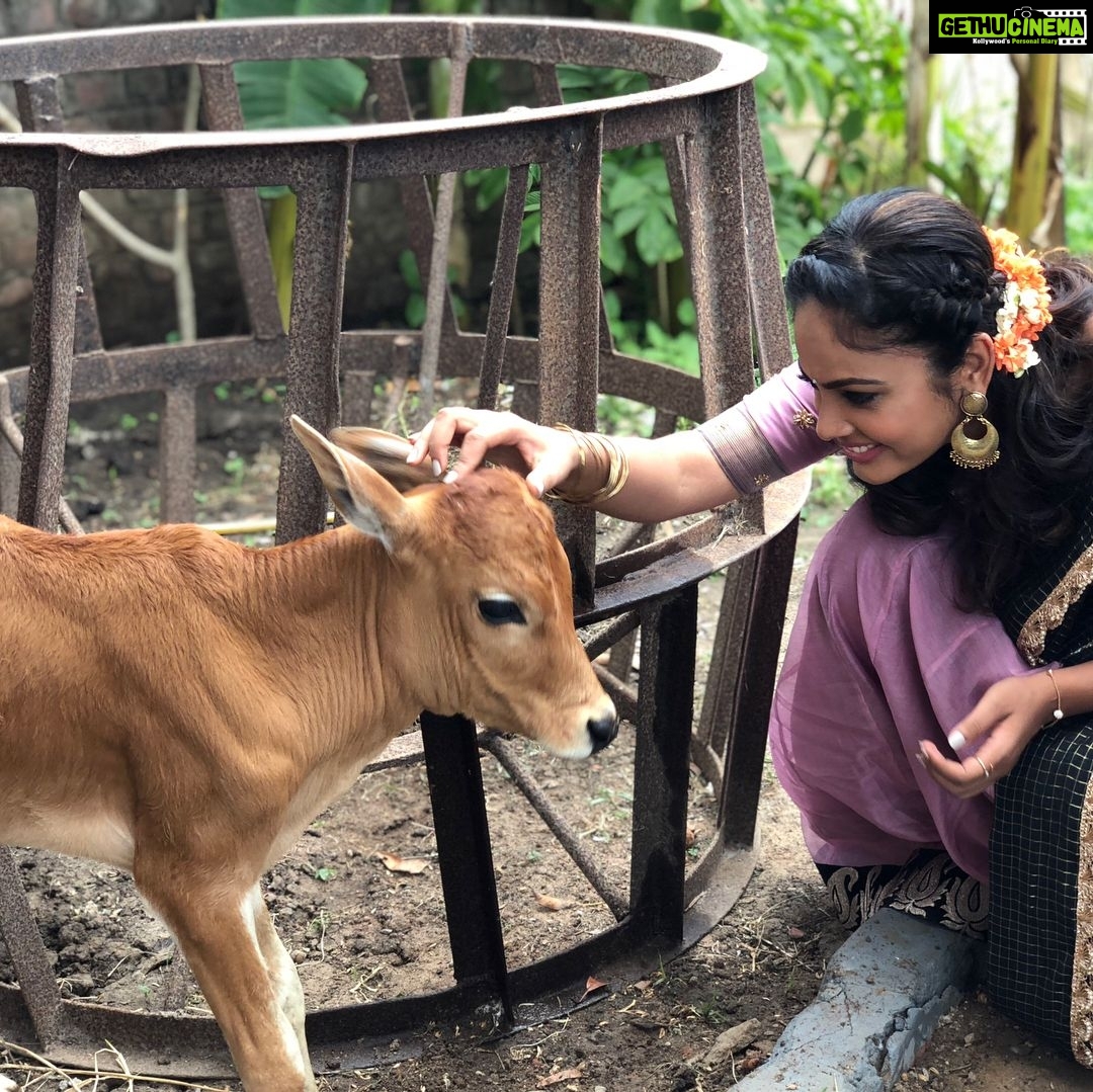 Nandita Swetha Instagram - Jus loved these random pics. Innocence n love๐๐๐๐งกโค๏ธ๐๐ค๐๐๐ #Baby #Kiss #love #Shootmode #Innocence #Amalapuram