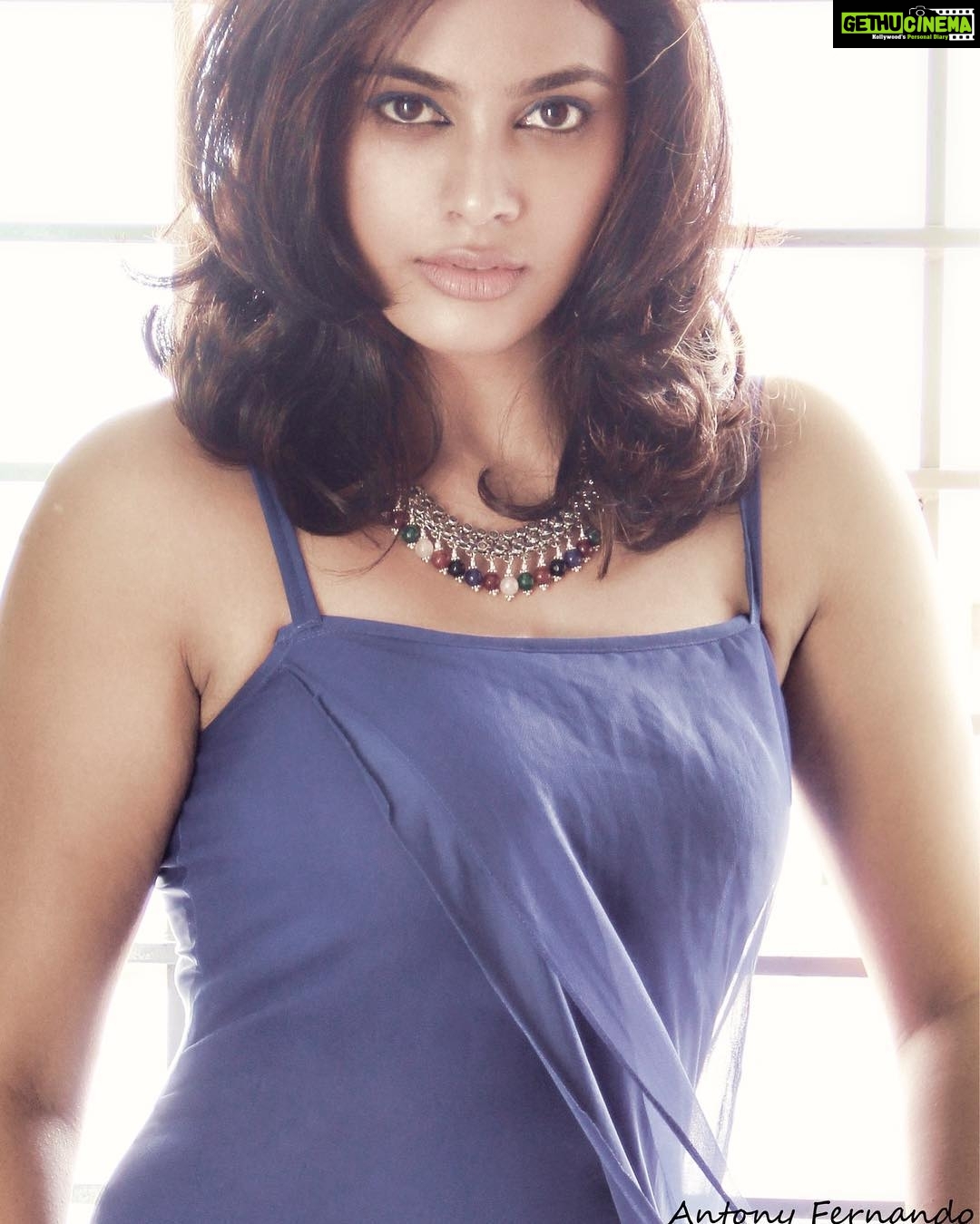 Nandita Swetha Instagram - Wat matters most is how u see yourself-) Clicked by @antonyfernandophotography the manππ