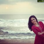 Nandita Swetha Instagram - Me, beach n the sun-) #indepentwoman #mylife #loveurself #Homely #Filter