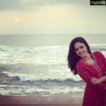 Nandita Swetha Instagram – Me, beach n the sun-) #indepentwoman #mylife #loveurself #Homely #Filter