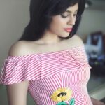 Nandita Swetha Instagram - Love ❤️ dis pic for no reason. Love urself-) #Candid #actress #halfshoulder #pink #poser #Telugu #Tamil #kannada #fitnessmotivation