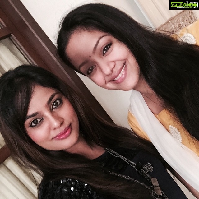 Nandita Swetha Instagram - Who wil miss the selfie along with this pretty lady😍
