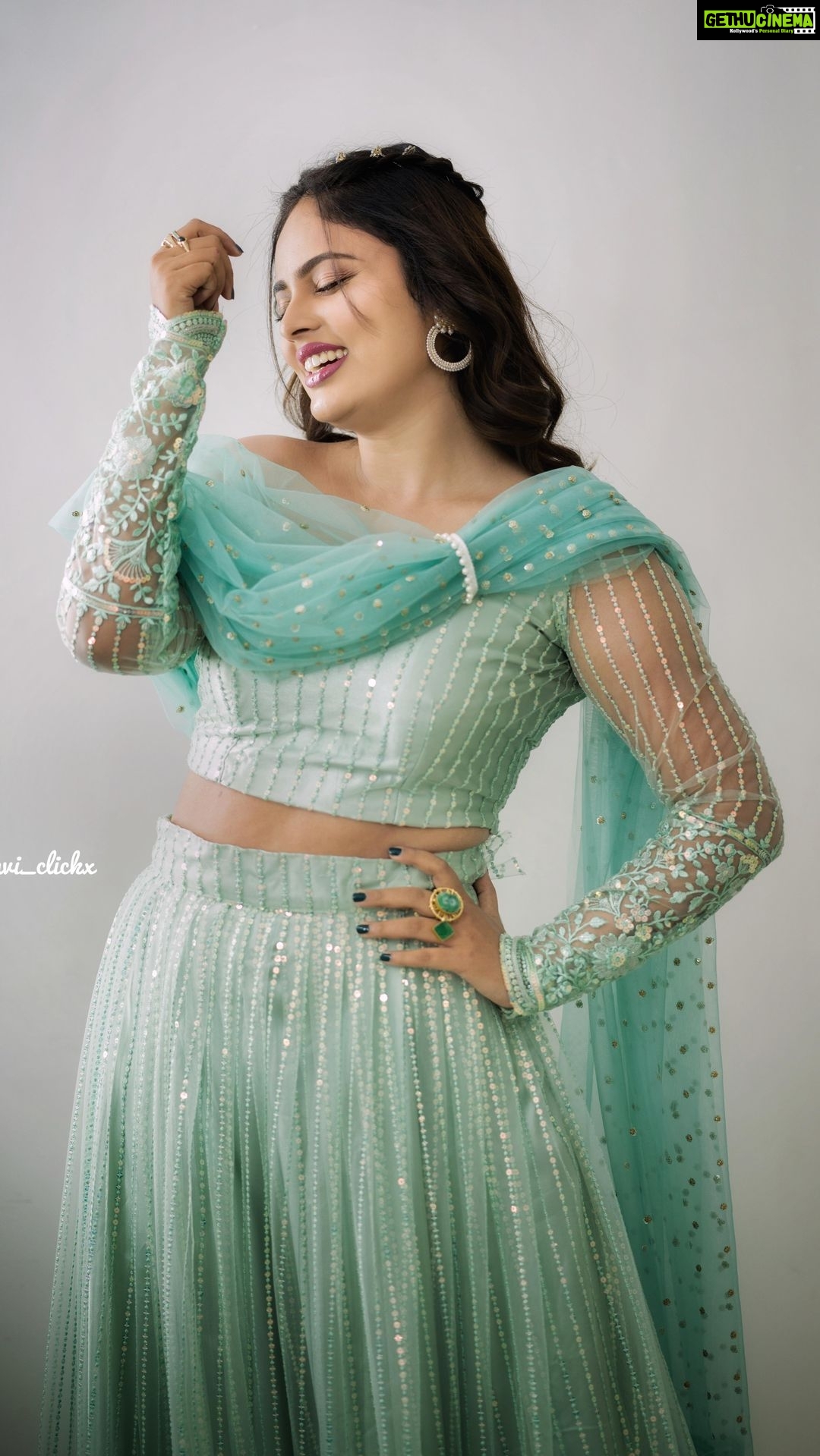Nandita Swetha Instagram - This is one my most favourite song❤️❤️ Infact the reason to be as an actor. Inspired me so much and I use to imitate @trishakrishnan expressions watching this song. My favourite actress. #dhee14 #danceshow . Outfit @kalpana_vogeti Hair @vadhuvumakeupstudio Assisted @thiru_kshtriyas . . #etv #etvdhee #etvtelugu