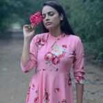 Nandita Swetha Instagram – Pink Pink💕💕
.
Wearing @vas_boutique 
.
#floraldress #nature #sunset