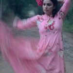 Nandita Swetha Instagram - Pink Pink💕💕 . Wearing @vas_boutique . #floraldress #nature #sunset