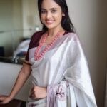 Nandita Swetha Instagram - Caption? . Saree from @ar_handlooms_kuthampully Neck piece from @pretty.jewelbox . #saree #nosering