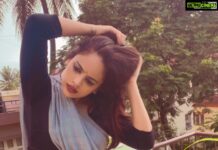 Nandita Swetha Instagram - Ups and downs Fat or slim Gud days n bad days Part of life-) . . Saree from @ . . #intsapic #instagram #instamood #pic #picoftheday #sareelove #sareedraping #sareedraping #sareeindia #sareefashion #sareestyle #south #southgirl #southactress #tfi #nanditaswetha #actress
