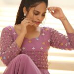 Nandita Swetha Instagram - 💜💜💜 . Outfit from @laagire Shot by #ganesh . #hyderabad #collaboration #actor #influencer #south #tfi #nanditaswetha #pose #posing #homely