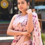 Nandita Swetha Instagram - ‘I do it in my own way’ . #saree #pinksaree #click #hyderbad #actress #southactress #sareevibe #sareelove #tfi #nanditaswetha #instapic #instagram #instadaily #insta #instalike #hashtags #trending #pictureoftheday #curlyhair #sleeveless #photography #shoot #promotion