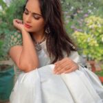 Nandita Swetha Instagram – Who’s fav is white? 

Wearing @ar_handlooms_kuthampully 
.

#saree #traditional #homely #green #sareelove #sareelover #sareedraping #sareestyle #nandita #tfi #actress #nanditaactress #south #staysafe #stayhome #stayhomestaysafe #staystrong #stayhealthy