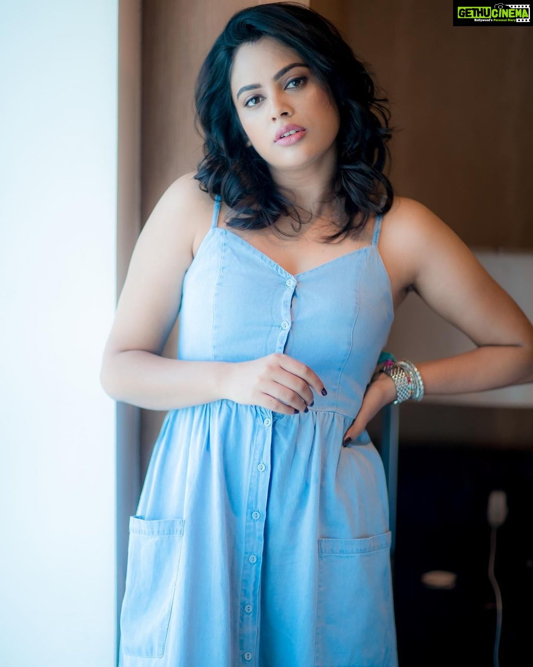 Nandita Swetha Instagram - Every human thinks superior. Fact is that nothing is permanent. . . Clicked by @camerasenthil . Outfit from @veromodaindia . #chennai #clickindiaclick #picture #photo #actress #poser #instagrammer #nanditaswetha #southactress #chennai #kannadathi #tamilmovie #tfi #cinema #southcinema #nenjammarappathillai