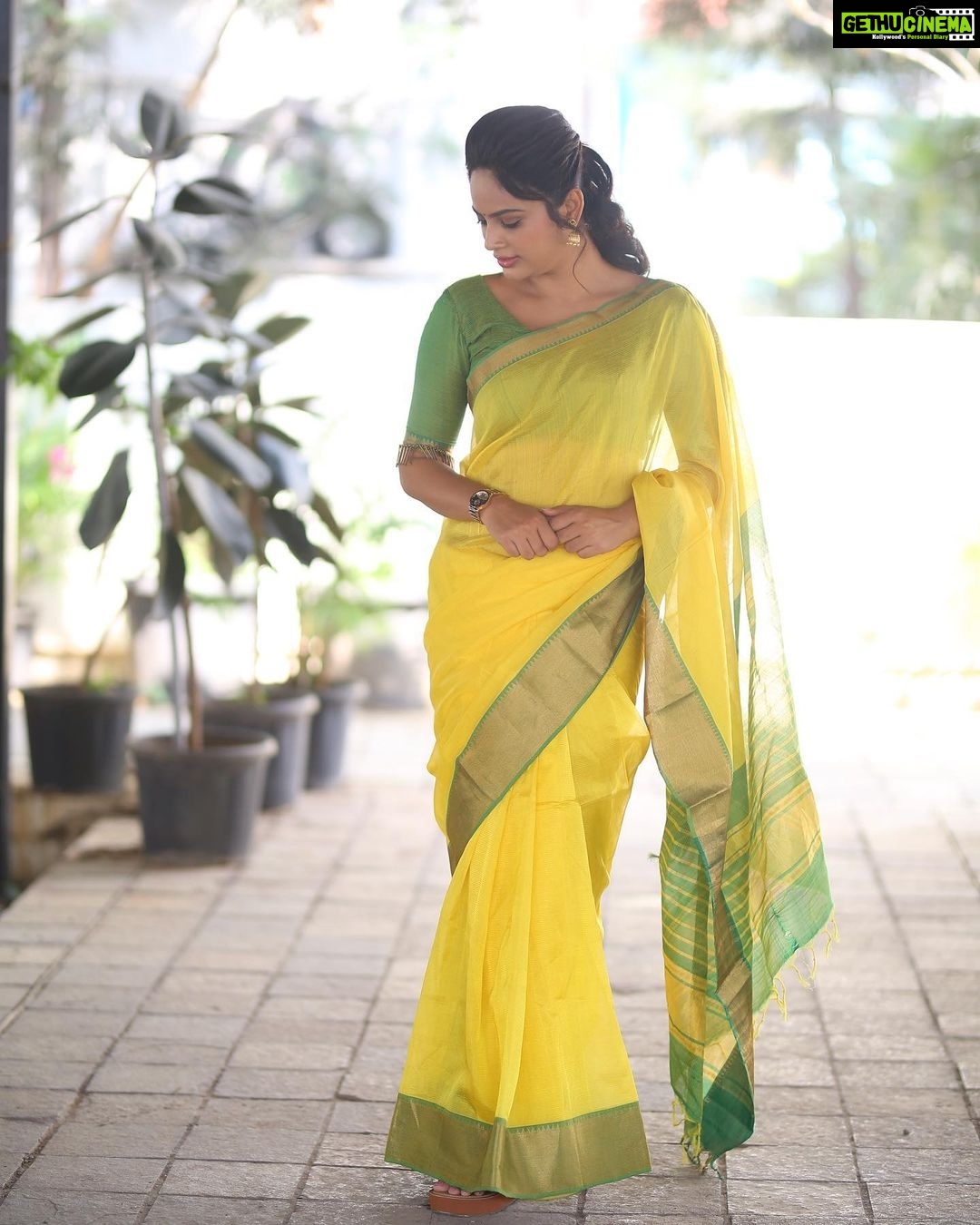 Nandita Swetha Instagram - I know I am beautiful ππ . Saree from @sangeethakrishnakumar πππ @the_trendy_turns Clicked by @ramcandid_photography . Makeup by @kvenkatashiva . Hair @vadhuvumakeupstudio . Location - kshathriya hotel . #sareelove #saree #lemonyellow #homely #homelylook #smile #instasaree #sareelook #promotions #promotiontime #instagrammer #instapic #instadaily #instamood #instagram #nanditaswetha #tfi #telugufilm #akshara #teluguactress #hyderabad