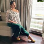 Nandita Swetha Instagram - 🍀🍀🍀 Styled by @mounagummadi label- @stylusdesignerstudio Jewelry: @vibha_creations_collections Makeup by Shivu Hair by @raju__hairstylist Location @parkhyatthyderabad #kapatadaari #promotiontime #feb19th #telugumovie #hyderabad #goodtimes #posingtime #actresslife #instagrammer #designerwear #green #outfit #styled #messybun #indoor #click #iphoneclick