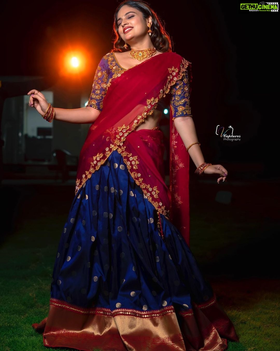 Nandita Swetha Instagram - Hello darlings❤️❤️ Stepping into a new world Watch @dhee_14dancingicon @dhee14_dancing_icon today in @etvtelugu2708 Hope you wil love it❤️❤️ 📸📸 @v_capturesphotography 🥻🥻Outfit by @firoz_design_studio 👑👑Accessories from @cheapokart . #dhee14 #etv #dhee #dhee14dancingicon #telugu #judge