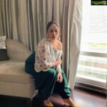 Nandita Swetha Instagram - 🍀🍀🍀 Styled by @mounagummadi label- @stylusdesignerstudio Jewelry: @vibha_creations_collections Makeup by Shivu Hair by @raju__hairstylist Location @parkhyatthyderabad #kapatadaari #promotiontime #feb19th #telugumovie #hyderabad #goodtimes #posingtime #actresslife #instagrammer #designerwear #green #outfit #styled #messybun #indoor #click #iphoneclick