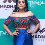 Nandita Swetha Instagram – In love with this beautiful outfit by @reshmakunhi 
.

Makeup by @snehavij_mua 
.
#eeswaran #audiolaunch #event #actress #makeup #styling #blue #croptop #designerwear #silambarasan #southactress #tamilactress #tamilmoviw #14threlease #pongaltreat #instapic #movie #instagram #instadaily #hashtag #nanditaswetha