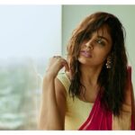 Nandita Swetha Instagram – Being homely is my all time favourite❤️
.
.
Clicked by @bhagathmakka 
.
#Actor #sareelove #sareegirl #sareedraping #sareelovers #trending #sleevelessblouse #messyhair #wethair #click #makka #india #chennai #southactress #kannadagirl