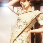 Nandita Swetha Instagram – You all know how much I love traditional attire❤️❤️❤️
.
.
.
#halfsaree #homely #traditional #look #actress #southactress #tamilactress #teluguactress #south #instagram #instafamily #instadaily #trending #maduraiponnu #mallipoo #songshoot