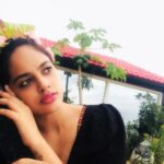 Nandita Swetha Instagram - When I thought the whole world is goin to be against me. One or the other held my hand to support me. When I thought everything is falling apart, My mind stayed strong. When I thought I am a badass girl, Every situation pointed me that how humble, patience, nice, loyal & so beautiful inside I am-) Hey all, let’s all move towards the positive end. God has his own plan for each n everyone. ‘Good Morning’ . . #thinker #selfmotivation #thatgirl #myself #blackdress #nomakeup #terracehouse #terraceclick #portrait #timer #apple #iphone #bangalore #terrace #flower #thoughts #peace #positivevibes #positivity #positiveenergy Bangalore, India